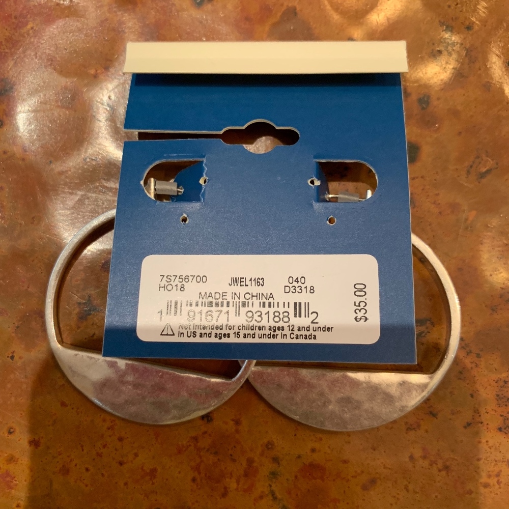 NWT Lucky Brand Silver Pave Hoops - Picture 5 of 5
